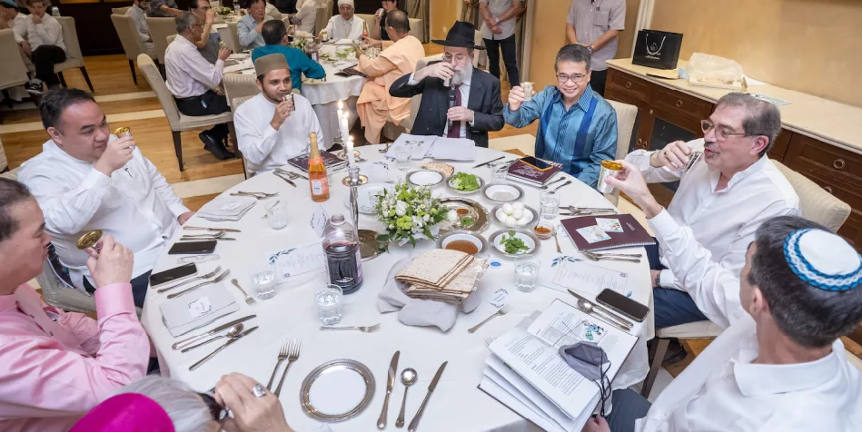 The Jewish Community of Singapore celebrates its first interreligious Passover Seder