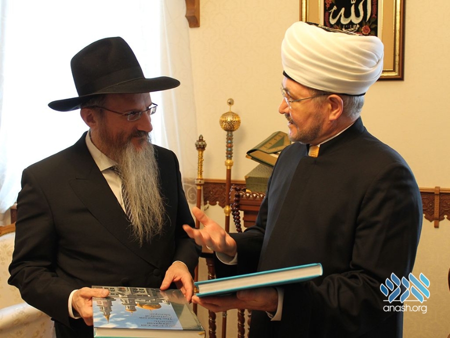 Rabbi Lazar decries displays of antisemitism in Russia