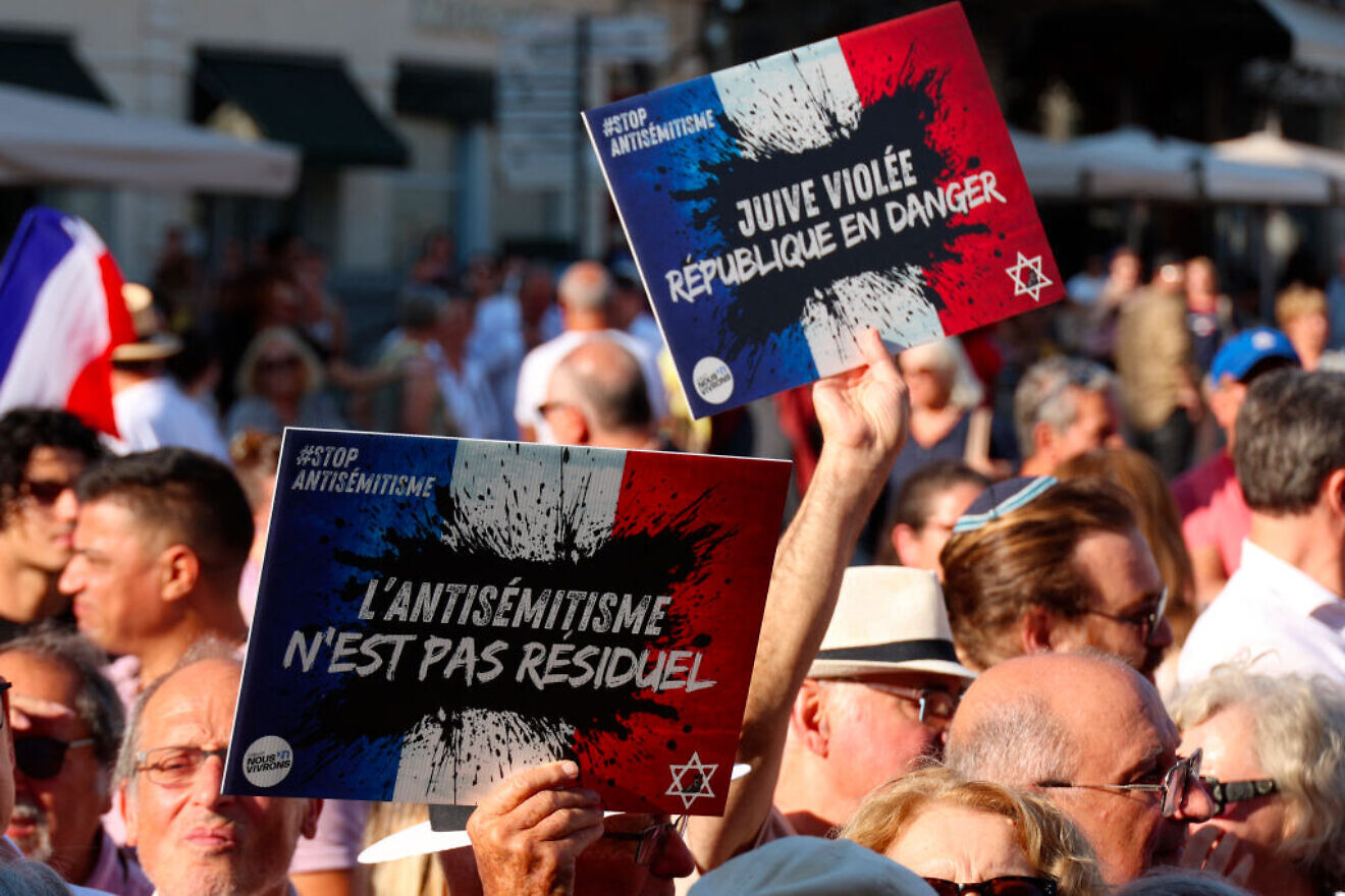 One in six French people under 35 thinks country better off if some Jews left, survey finds