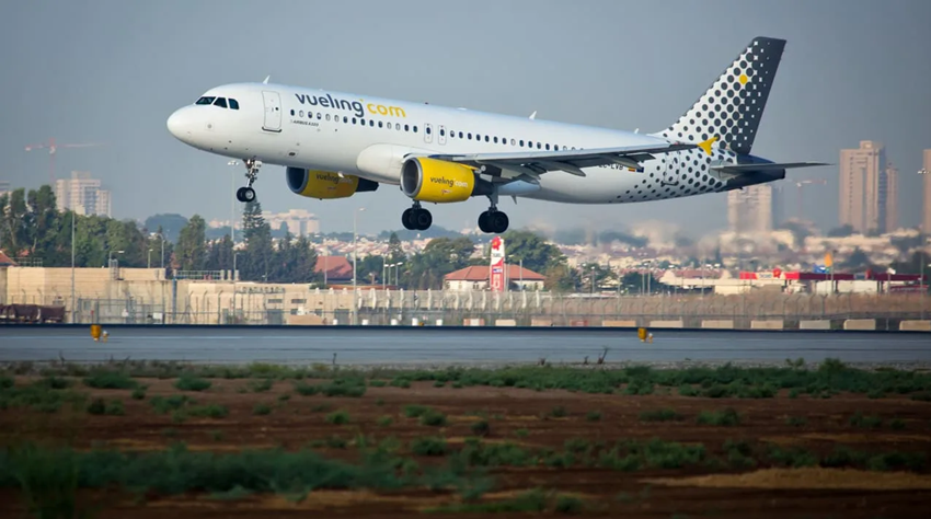 Vueling pilot of plane that saw Jewish kids removed was flight instructor of two 9/11 terrorists