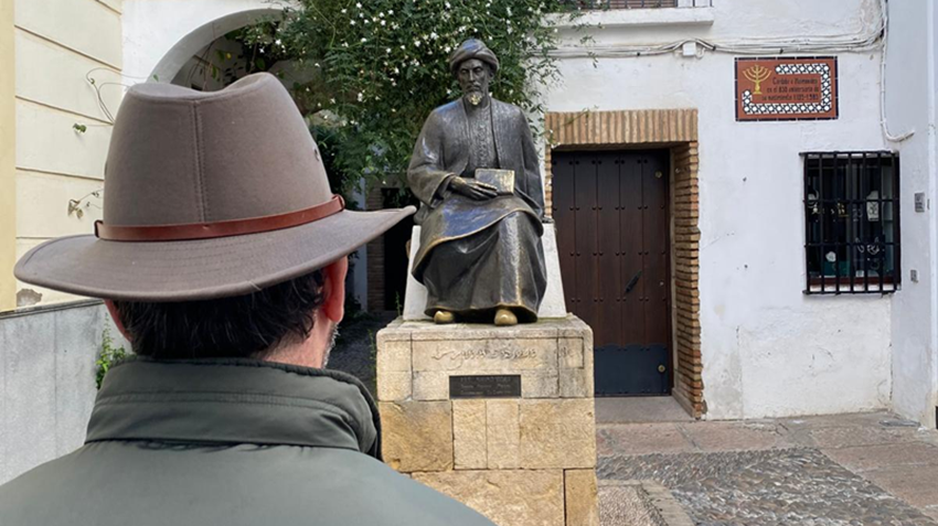 Maimonides knew how the Portuguese Jews celebrate Passover