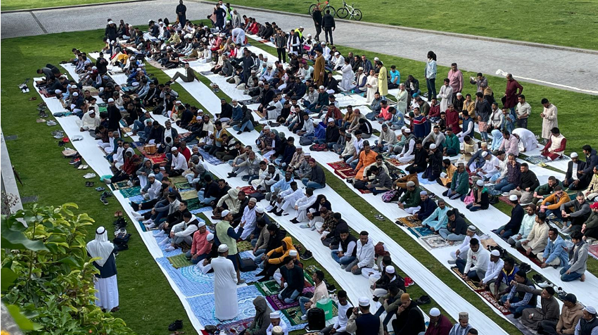 Muslims celebrate the end of Ramadan in Portugal