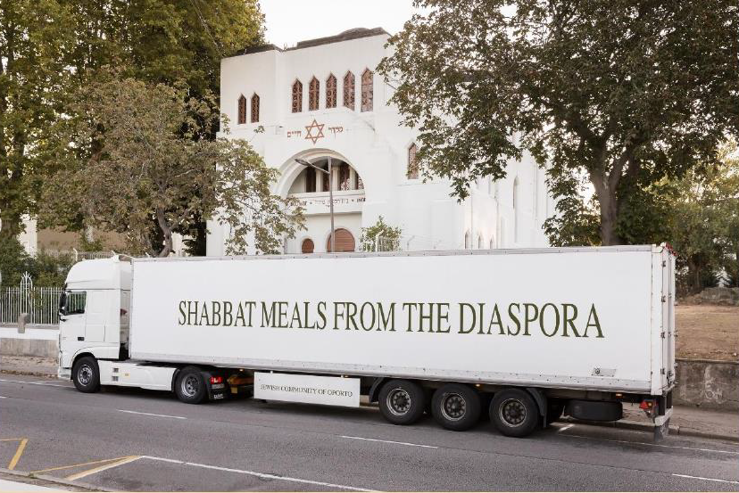 Jewish organizations distribute Shabbat meals
