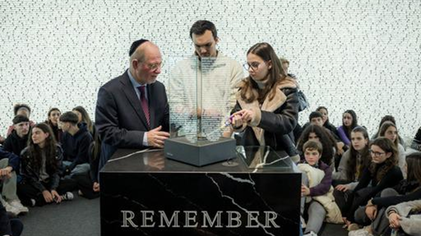 Holocaust Museum helps the Government to fulfill IHRA program