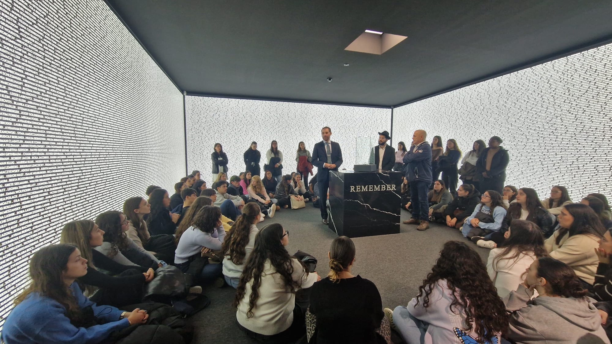 Holocaust Museum of Oporto holds ceremony in memory of Kristallnacht with the participation of Portuguese students