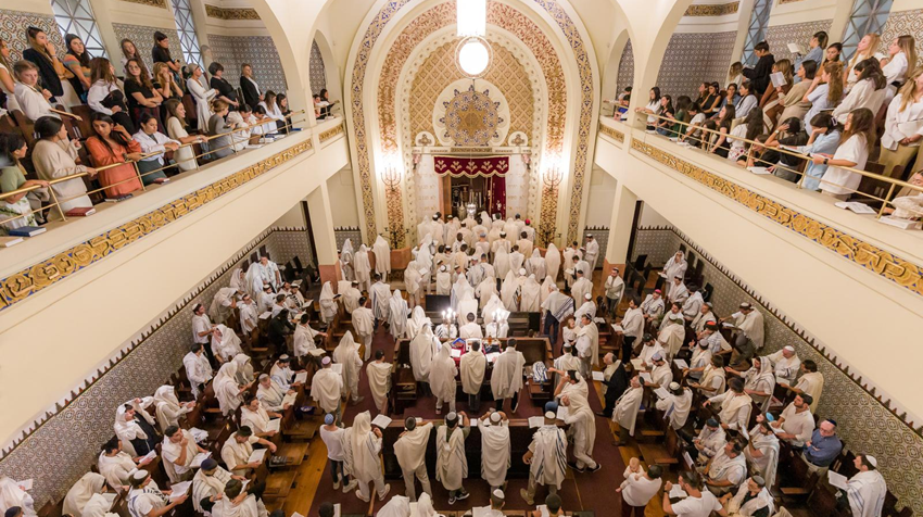 Porto receives Sukkot praying for the 70 nations and warning Amalek's successors