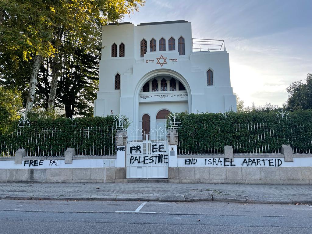Oporto synagogue was vandalized today