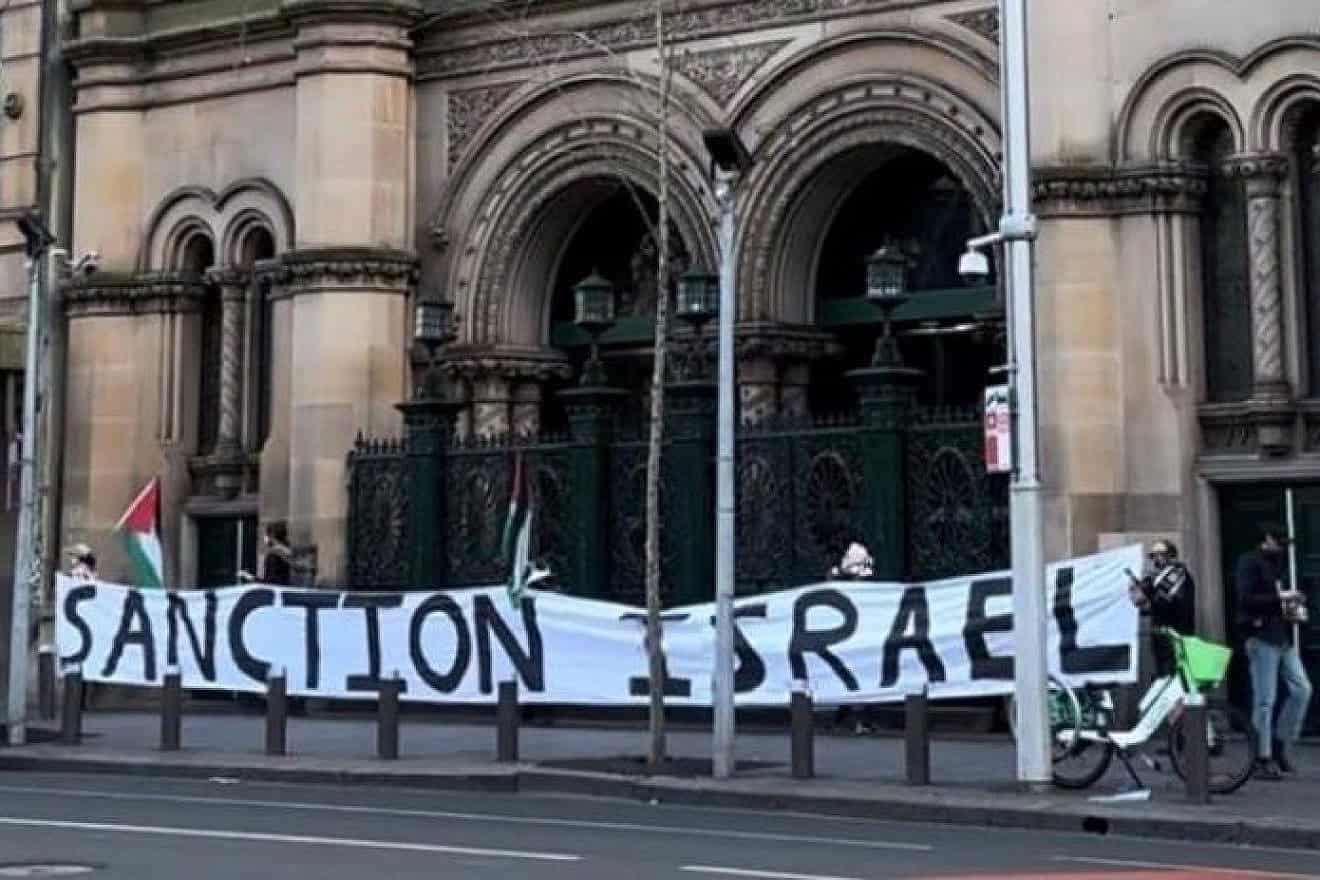 Sydney’s oldest synagogue targeted by anti-Israel activists
