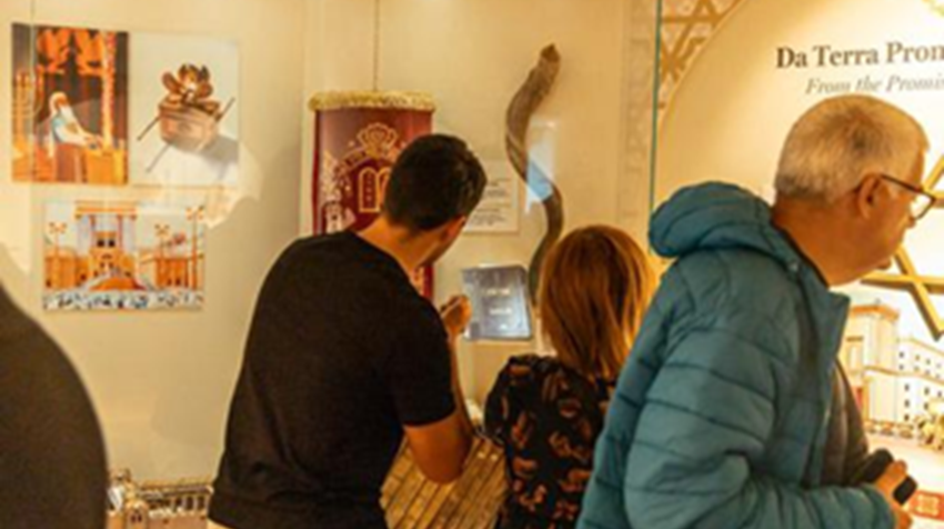 Jews from all over the world flock to the Jewish museum in Porto