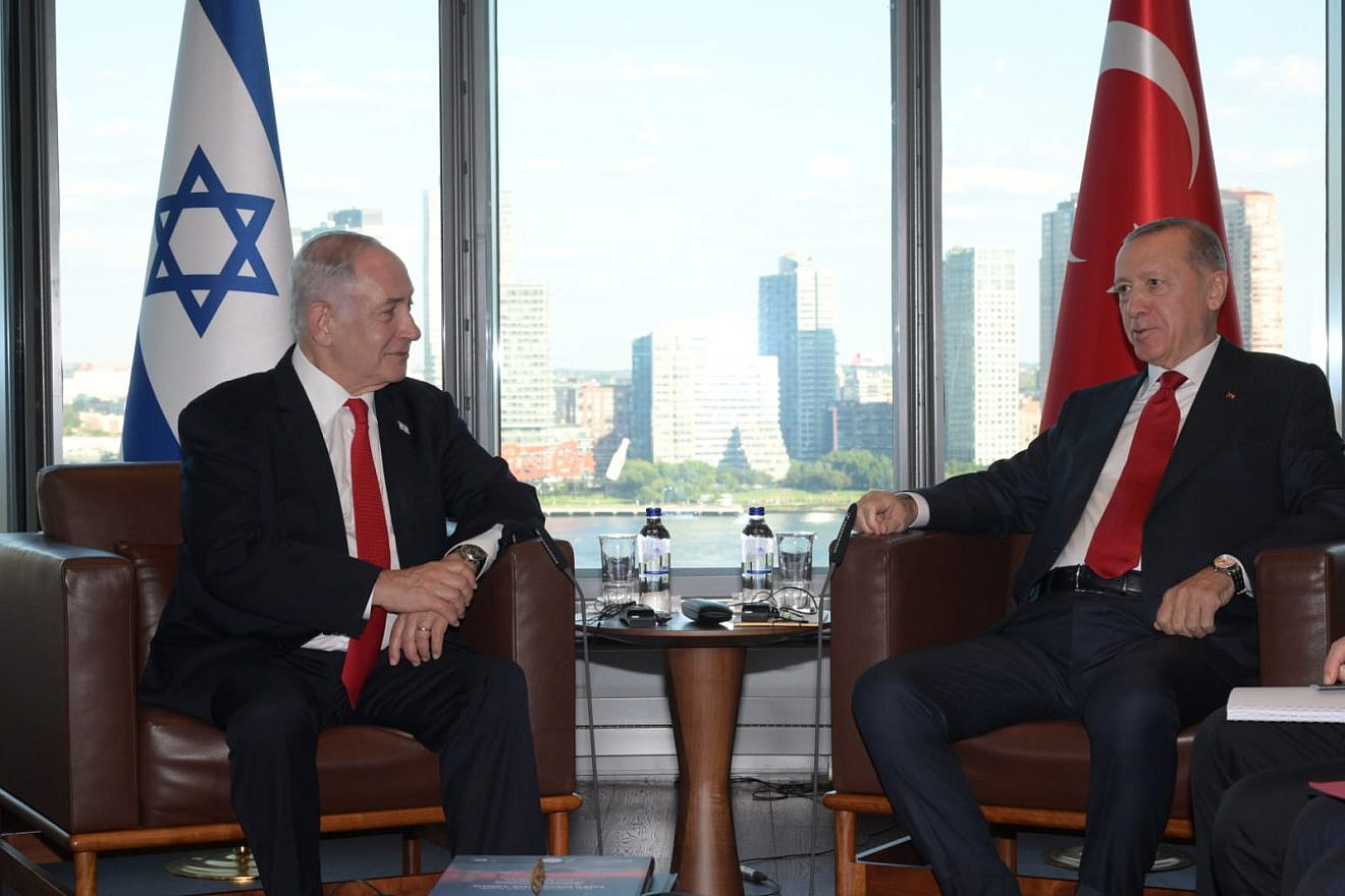 Netanyahu tells Erdoğan ‘ties improving’ in first face-to-face meeting