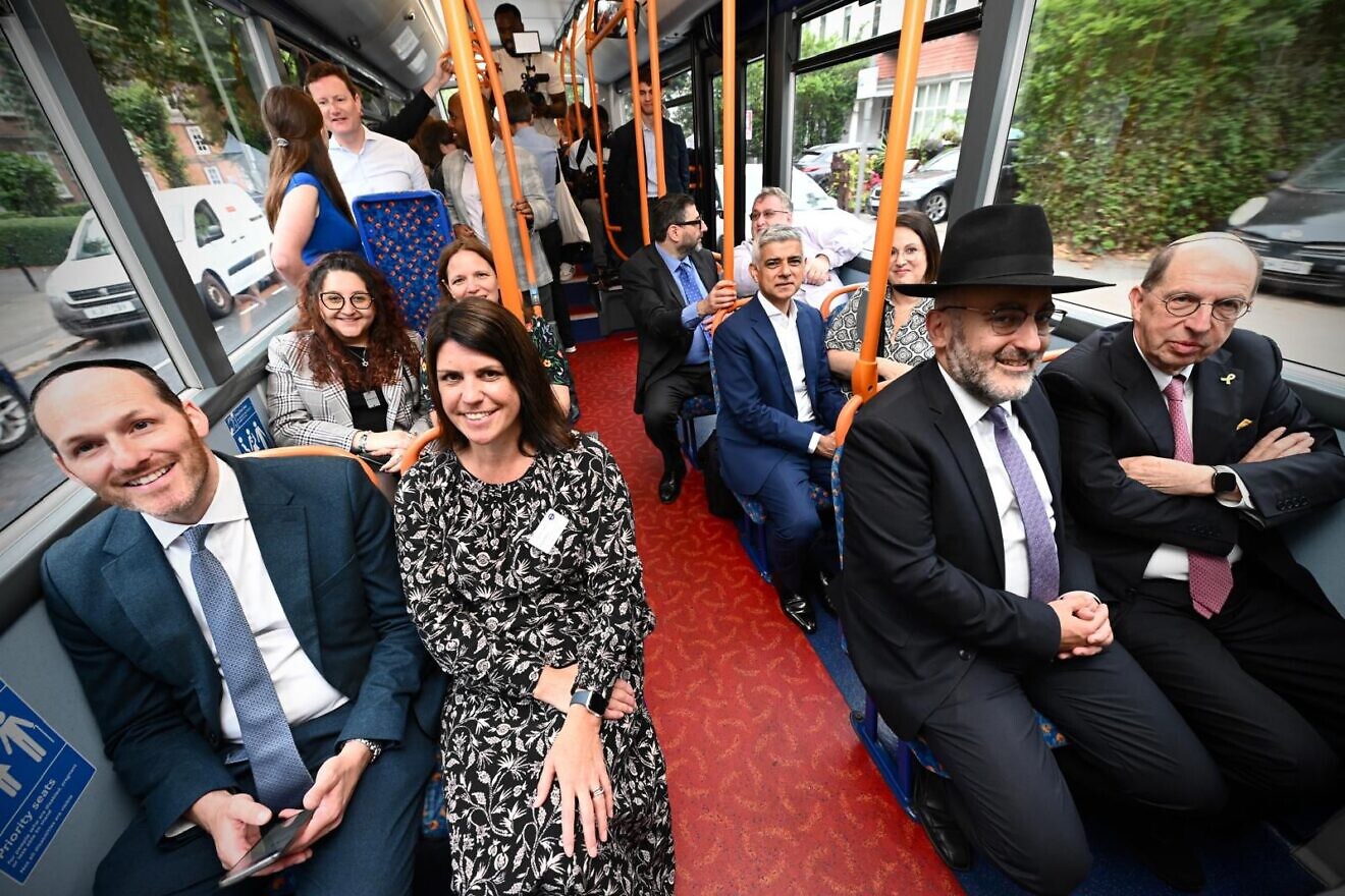 New London bus route connects Golders Green, Stamford Hill Jewish communities