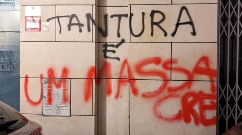 Façade of Israeli restaurant in Lisbon vandalised by pro-Palestine demonstrators