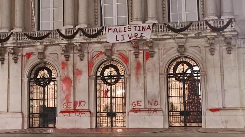 Lisbon Town Hall vandalised by pro-Palestinian demonstrators