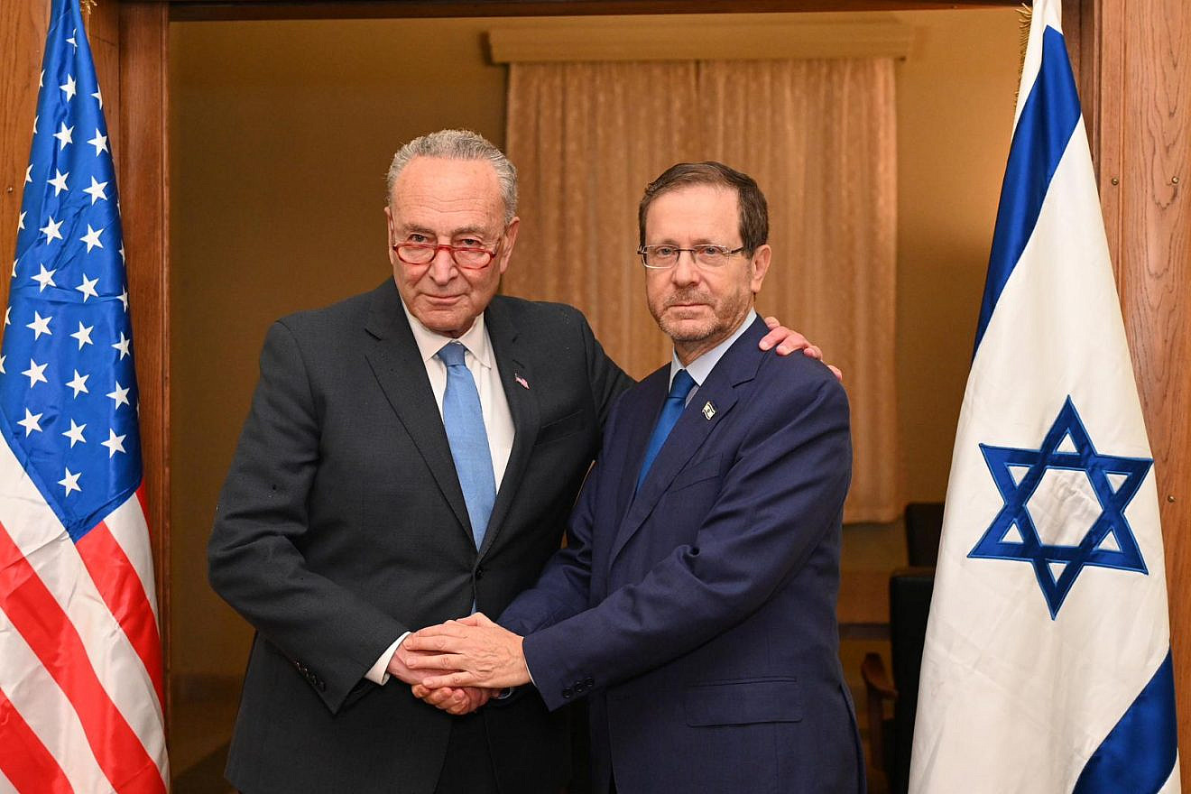 Herzog meets US senators at IDF headquarters
