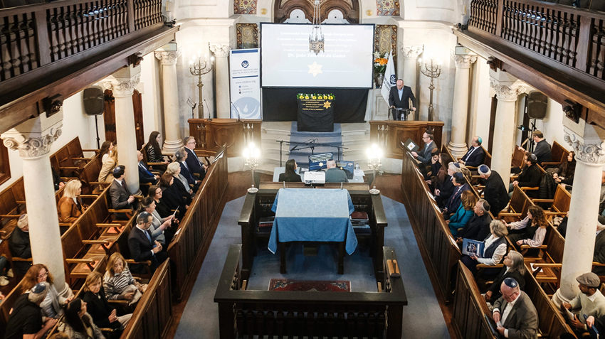Shaaré Tikvá Synagogue: Solemn Ceremony Honors Holocaust Victims