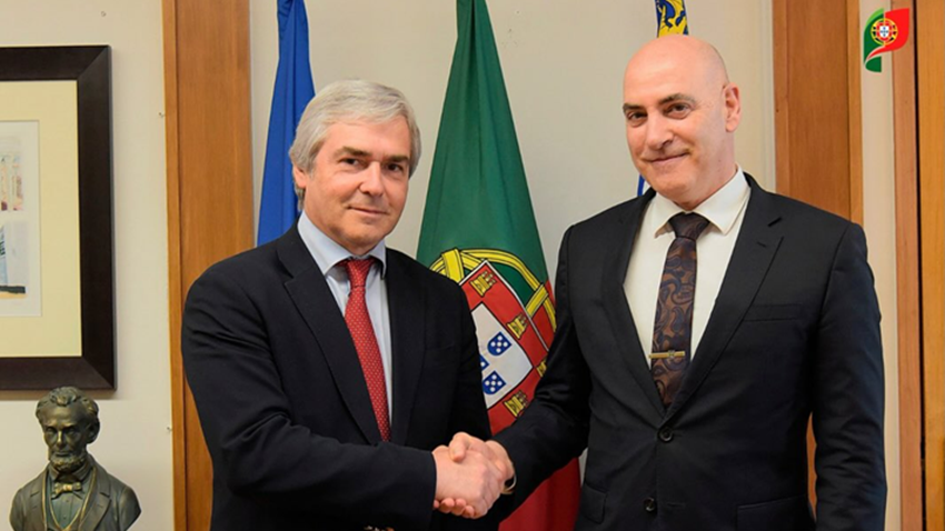 Fake photograph of Israeli ambassador and Portuguese defense minister is inspired by the 