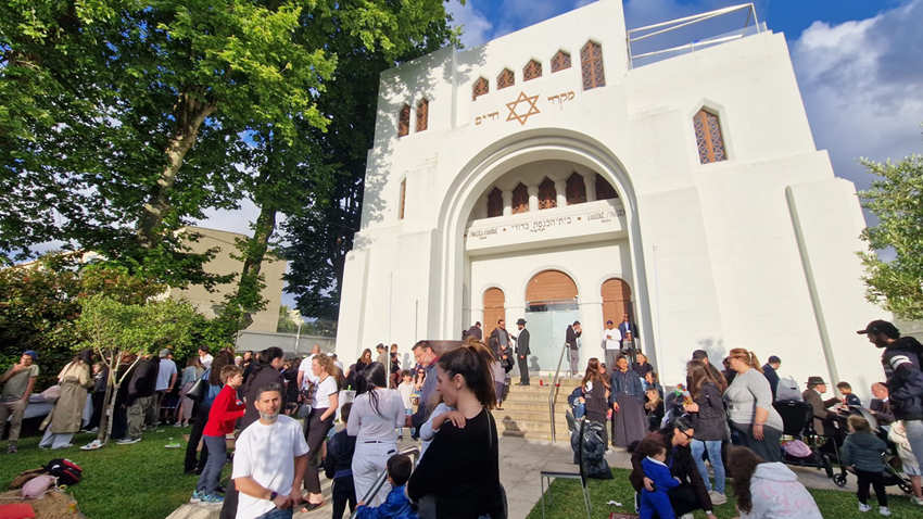 Under the leadership of Chabad Lubavitch, Jews in Porto celebrate Lag BaOmer