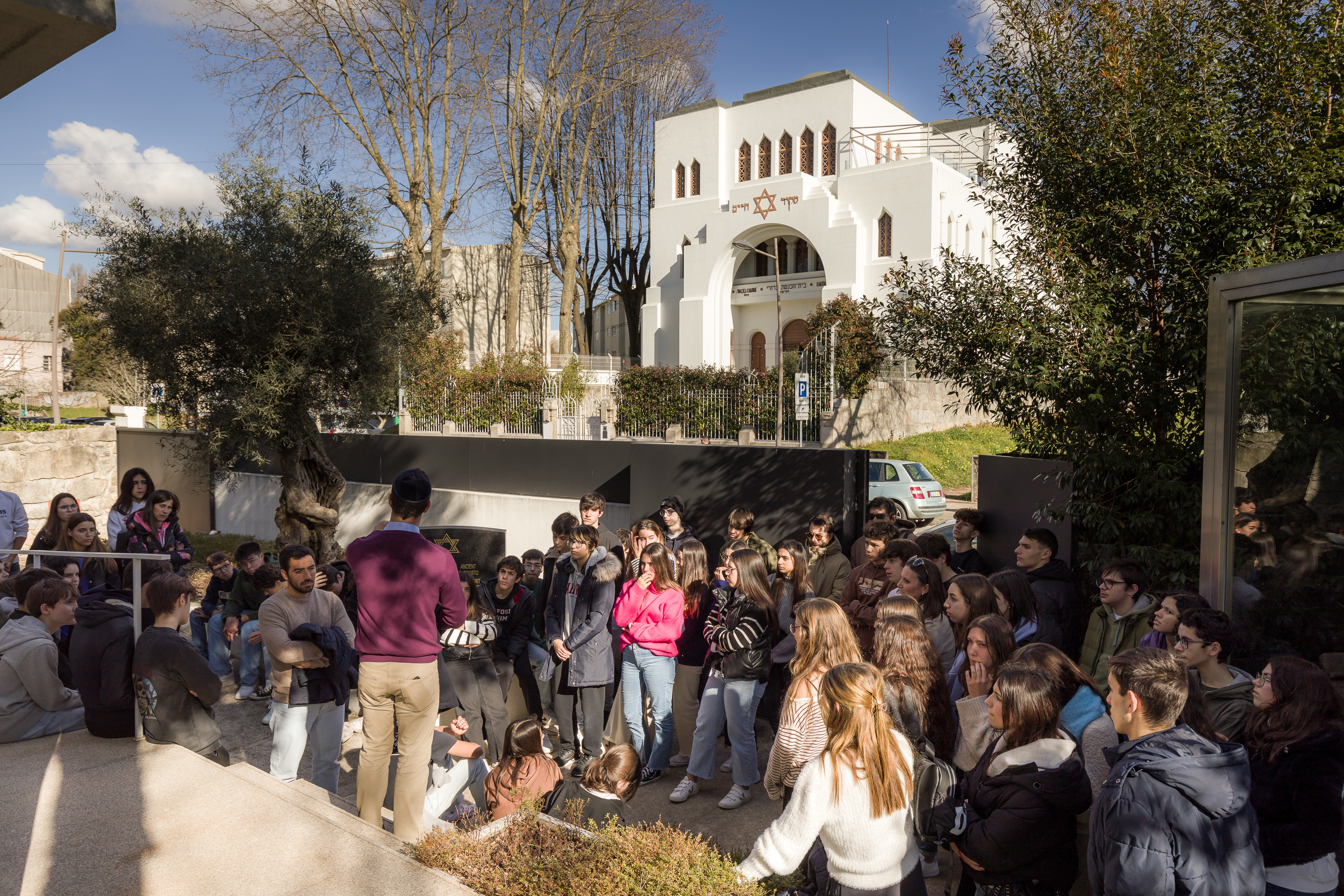 A thousand school students anticipate the celebration of National Day of Remembrance of the Victims of the Inquisition